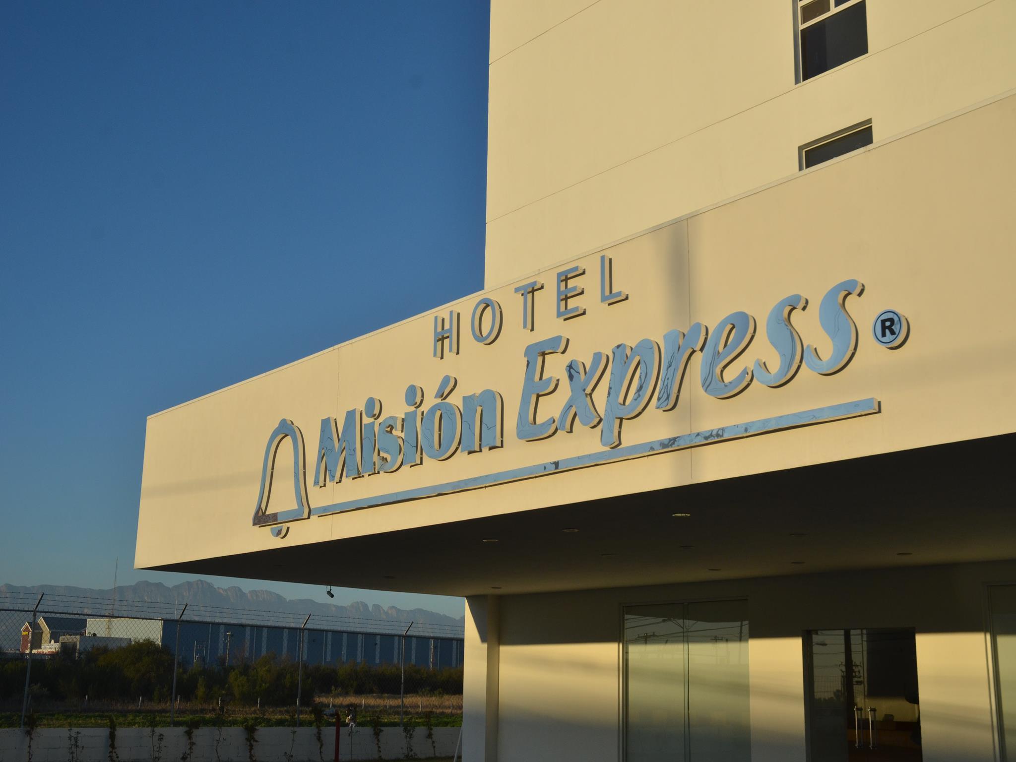 Mision Express Monterrey Aeropuerto La Fe Hotel Apodaca Ngoại thất bức ảnh