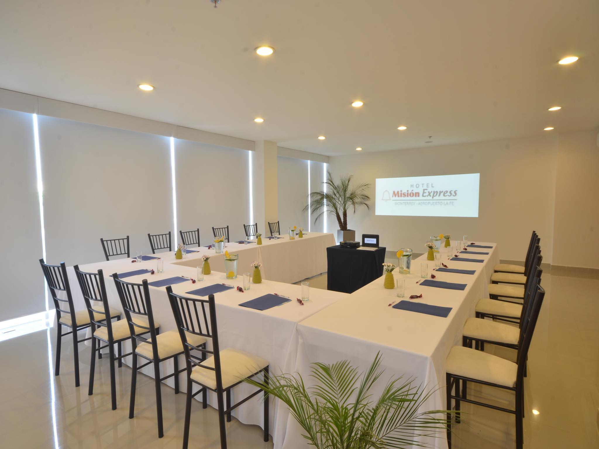 Mision Express Monterrey Aeropuerto La Fe Hotel Apodaca Ngoại thất bức ảnh